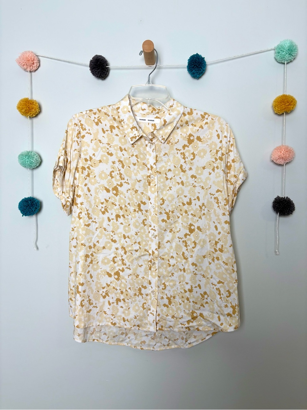 Samsoe Samsoe Tan Floral-motif Majan Button Down Shirt in Desert Flowers